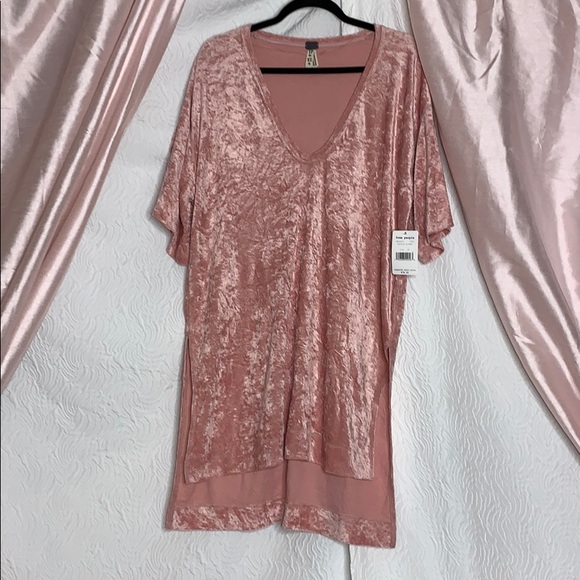 Free People The Luxe Crushed Velvet Hi-Lo Tee - Picture 3 of 6